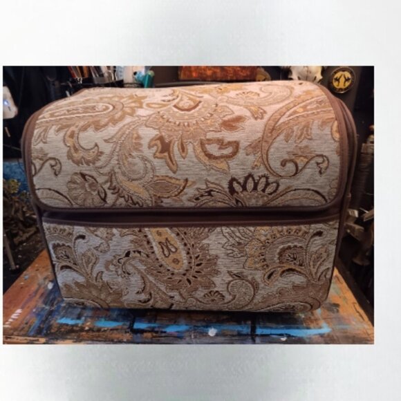 2009 singer Athena sewing machine new with rolling bag - Picture 2 of 8